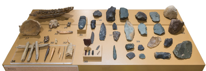 Artifacts and fauna remains in the Denisova Cave, exhibited in the special exhibition "Le troisième Homme" (June 30, 2017 to November 13, 2017) in the Musée national de Préhistoire in Les Eyzies-de-Tayac, France.