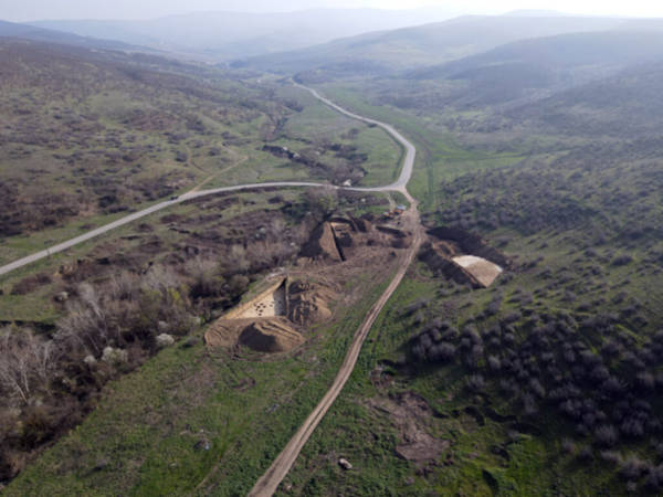 Archaeological excavation in progress at the Dagogninskoe-2 site