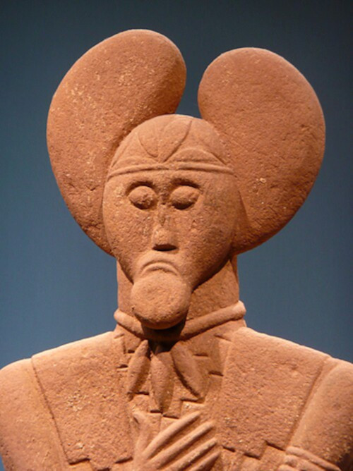 Head and shoulders of the Glauberg Prince, with distinctive torc, and ‘leaf crown’.
