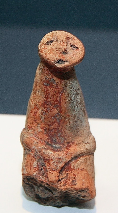 Trypillia culture female figurines, illustrating the symbolic world of the Neolithic society