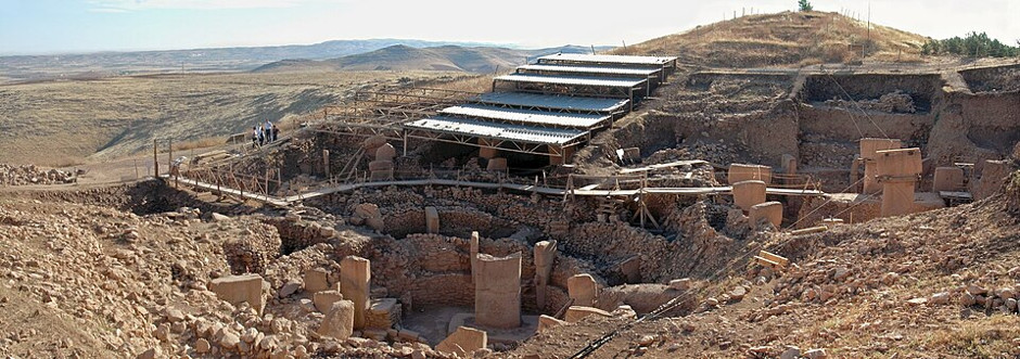 anoramic view of the Göbekli Tepe excavation site in Turkey