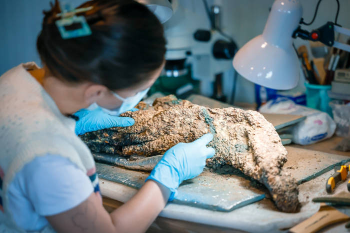 Medieval chainmail cleaning