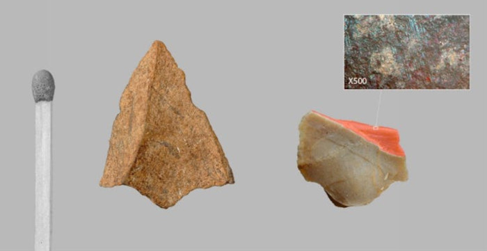 Two unretouched micro-points recovered from layer 21 of Obi-Rakhmat.