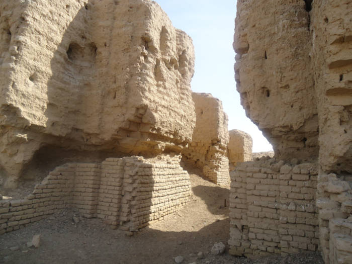 Ruins of the ziggurat of Kish