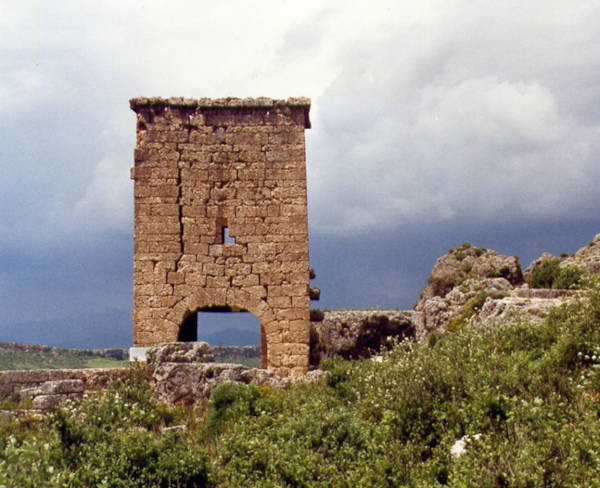 Ancient Roman city gate at Sillyon