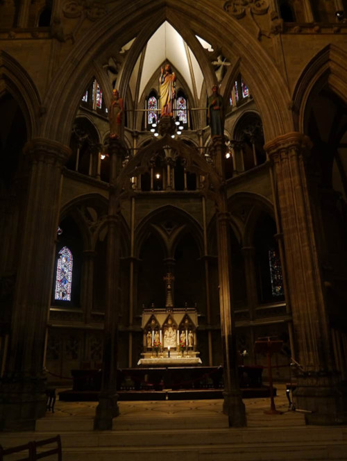 The holiest section of the building is built directly above the spot identified by chief archaeologist Øystein Ekroll as St. Olaf's original burial site. 
