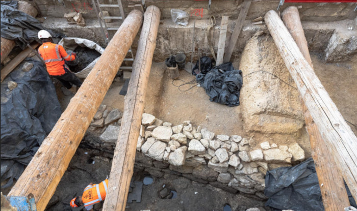 Iron Age wall excavated at Hôtel-Dieu, Paris