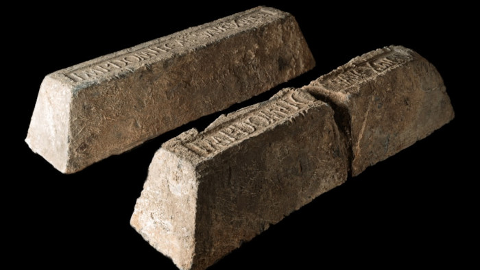 The two lead ingots.