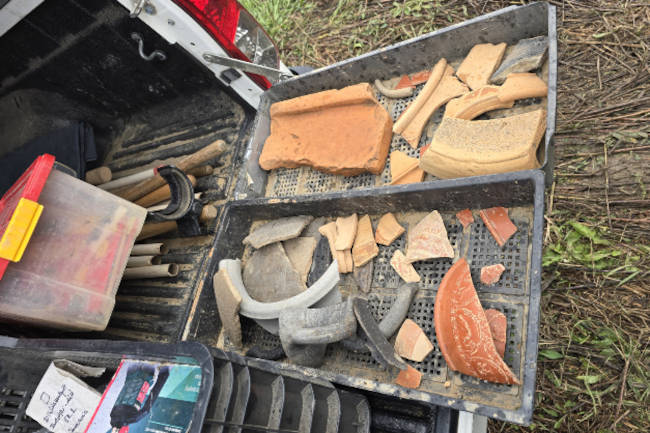 Roman pottery fragments recovered from the Maestriana site. 