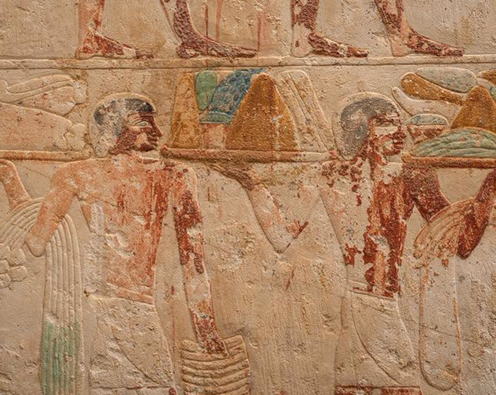 Relief in Yunmin chapel of processions bringing provisions to the tomb