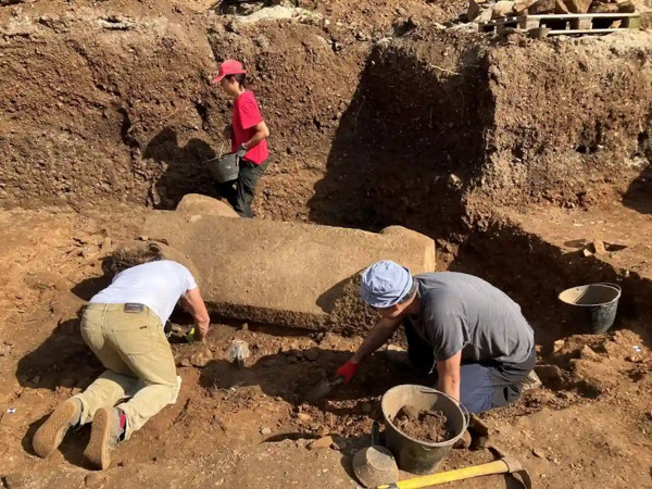 Excavation of the sarcophagus