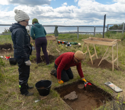 Excavations at Puerto del Hambre, Magallanes,
