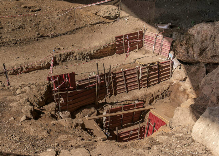Archaeological excavations inside Shanidar Cave
