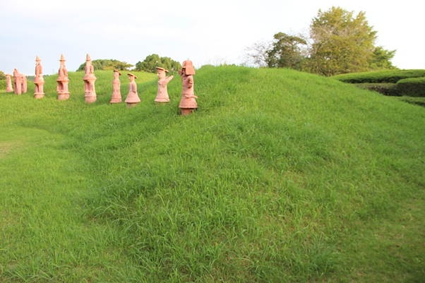 Terracotta figures are some of the grave goods placed around the tombs
