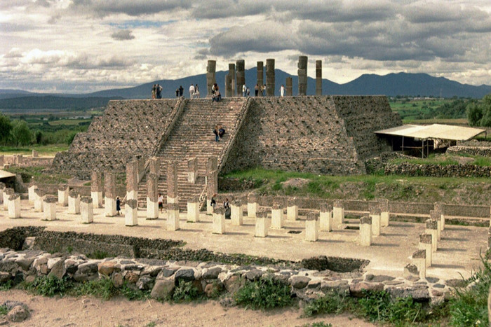 The pyramid of Tlahuizcalpantecuhtli at Tula, topped with the iconic Atlantean figures