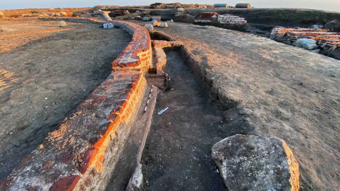 View of the water channels around the main basin.