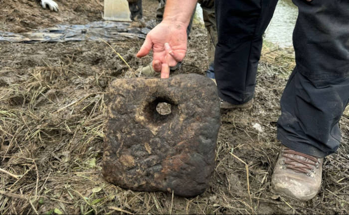 Stone Roman anchor found in England