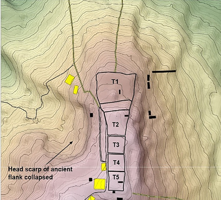 Contour map of a hilltop with five outlined terraces labeled T1 to T5