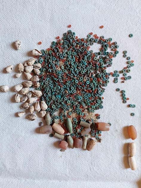 The jewelry beads found at the Meir site. Source: Ministry of Tourism and Antiquities.
