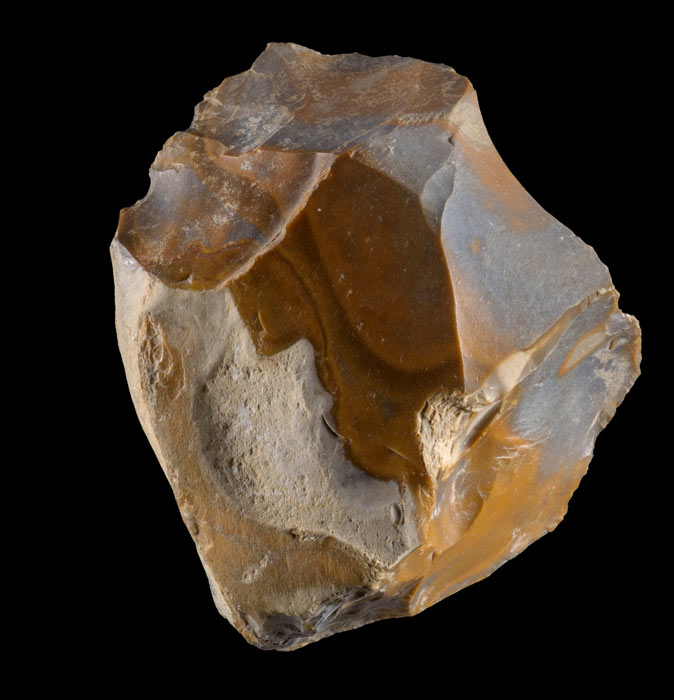 Herramienta de corte de pedernal de 1,5 millones de años encontrada en Ubeidiya. (Dafna Gazit, Autoridad de Antigüedades de Israel)