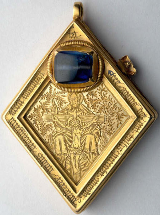 La Biblia de oro en miniatura probablemente fue hecha por el mismo orfebre que creó la famosa gema de Middleham que se muestra aquí, que se encontró cerca de la casa de la infancia del rey Ricardo III. (Museo de Yorkshire / CC BY-SA 4.0)