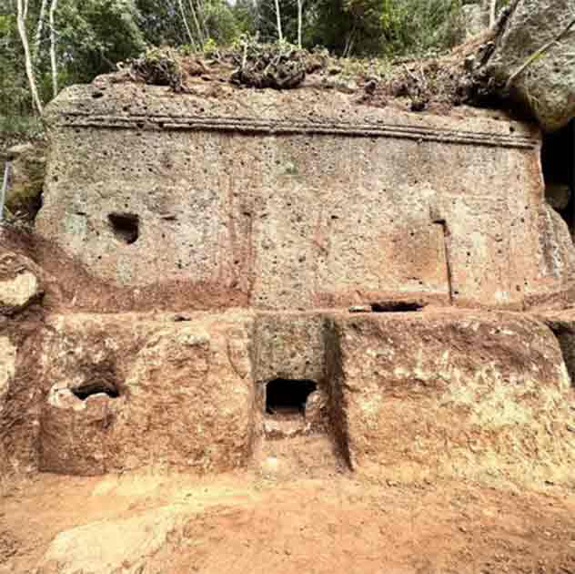 Newly found tomb at the San Giuliano Necropolis in Marturanum Park. (Superintendency of Archaeology, Fine Arts and Landscape for the Province of Viterbo and Southern Etruria)