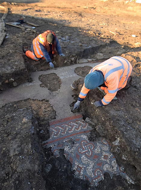 Como suele ser el caso, lo que queda del mosaico de Olney está en muy buenas condiciones. (Arqueología de Oxford)