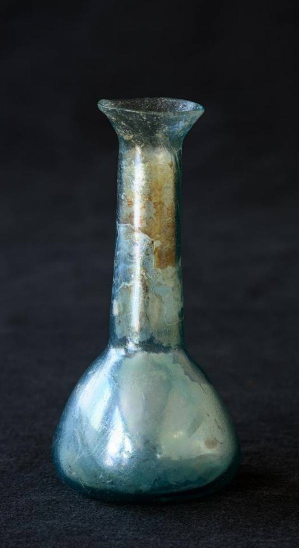 Los arqueólogos encontraron un tipo de botella de perfume que se usaba con frecuencia en los rituales funerarios romanos.