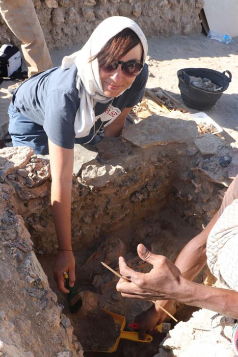 One of the Berenice Troglodytica project archaeologists excavating one of the seven elite tombs recently discovered at the site. (M. G. Gwiazda / Center of Mediterranean Archaeology of the University of Warsaw)