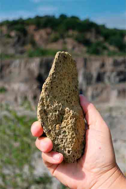 Stone Paleolithic tool possibly from Layer VII at Korolevo I. (Roman Garba / Nature)
