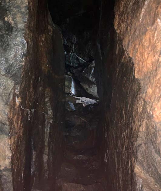 The researchers attribute this resonance phenomenon to the presence of a standing wave formed between the cave's smooth parallel walls. (Rainio, R et al. /Open Archaeology)