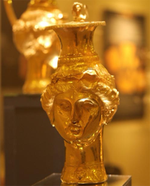 A rhytonized pitcher in the form of a women’s head from Panagyurishte Treasure. (stanimir.stoyanov / CC BY-NC 2.0)