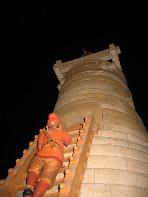             A scaled down model of Cheomseongdae showing its use as an observatory. (Straitgate / CC BY-SA 3.0)