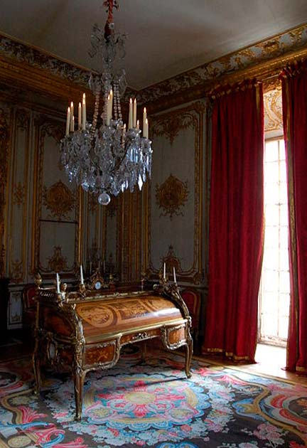 Louis XV's secret room in the Palace of Versailles, used for secret meetings. (Trizek/CC BY-SA 3.0)