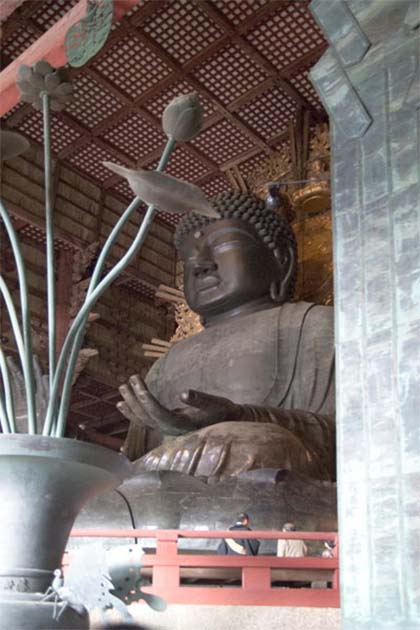 The statue of Vairocana Buddha at the Todaiji (Todai-ji) temple. (Public Domain)