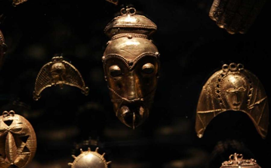 The most striking feature of African gold adornment is the wealth of its proverbial imagery. Many of the objects depict animals, birds, fish, insects, seeds, manmade objects and fruit. (© Javett-UP Collection)