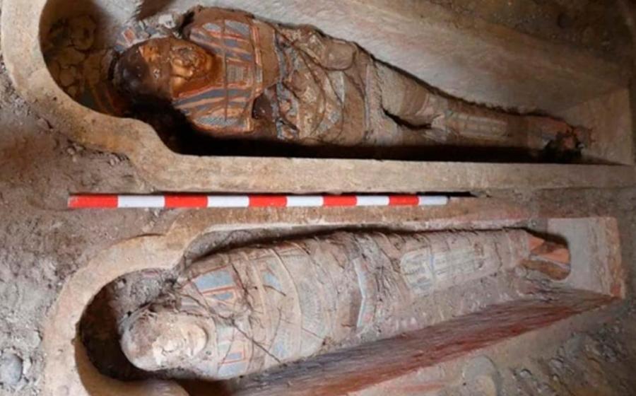 Two of the mummies found in rock-cut tombs in Al-Bhanasa. Source: Egypt Ministry of Tourism & Antiquities