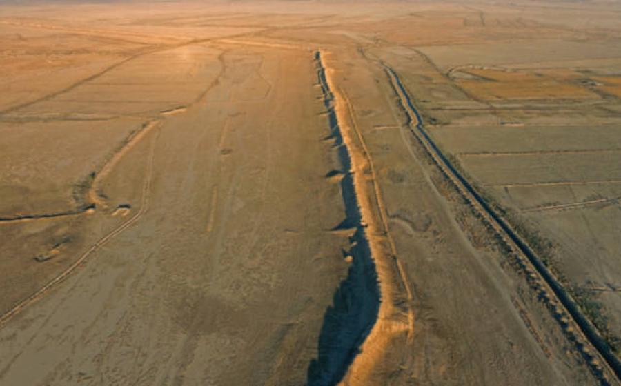 Earthen ramparts at Jebel Khayyaber, southern Iraq.  