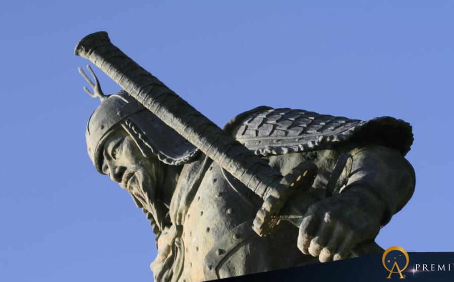 A statue of Yi Sun Shin 3