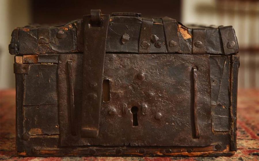 The Bodleian Book Coffer: A Kindle Of The Middle Ages
