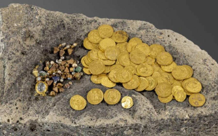 Byzantine gold and jewelry hoard found at Sussita, Israel.