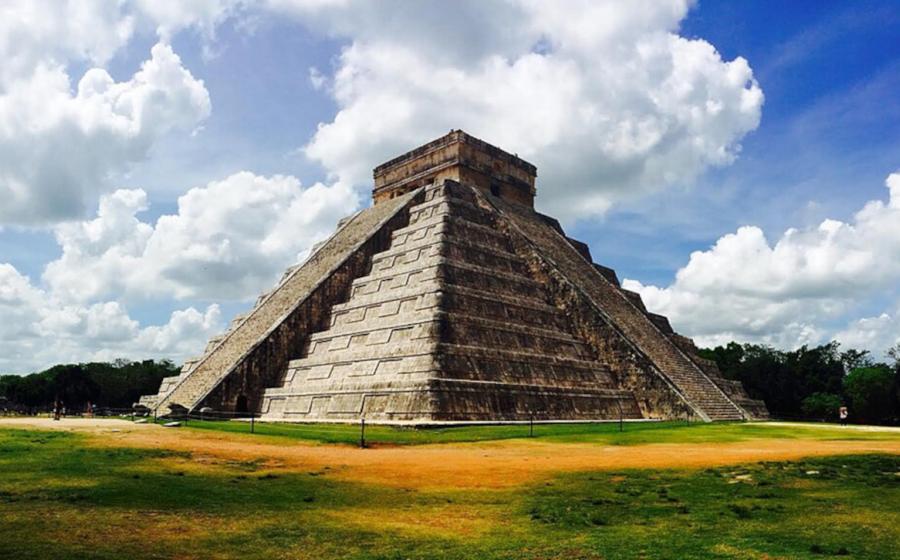 The pyramid of El Castillo at Chichén Itzá
