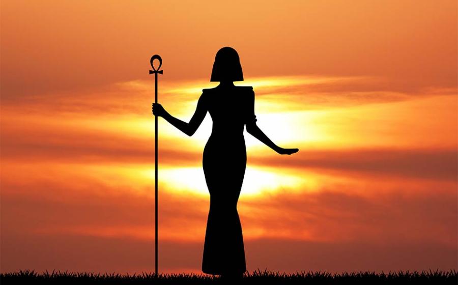 Wonder-Woman Playing Cleopatra Sparks Racial Controversy