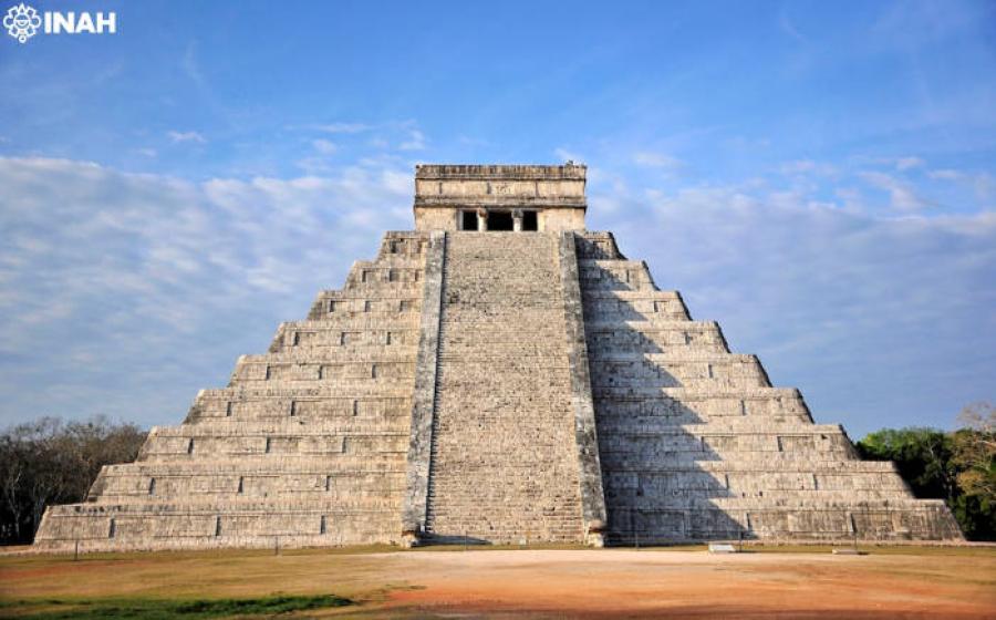El Castillo pyramid, Chichen Itza, Guatemala.