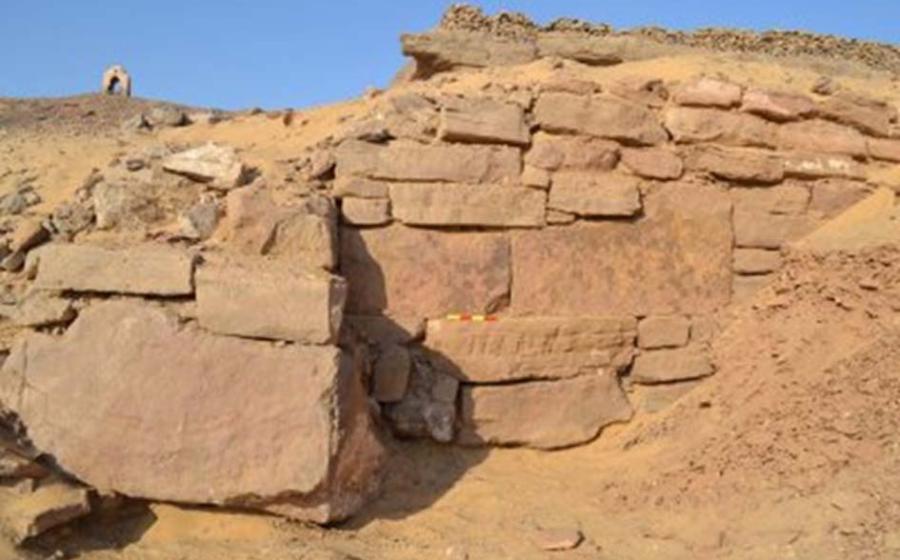 Newly Discovered Wall in Elite Egyptian Cemetery Believed to be Hiding 4,200-Year-Old Tombs 
