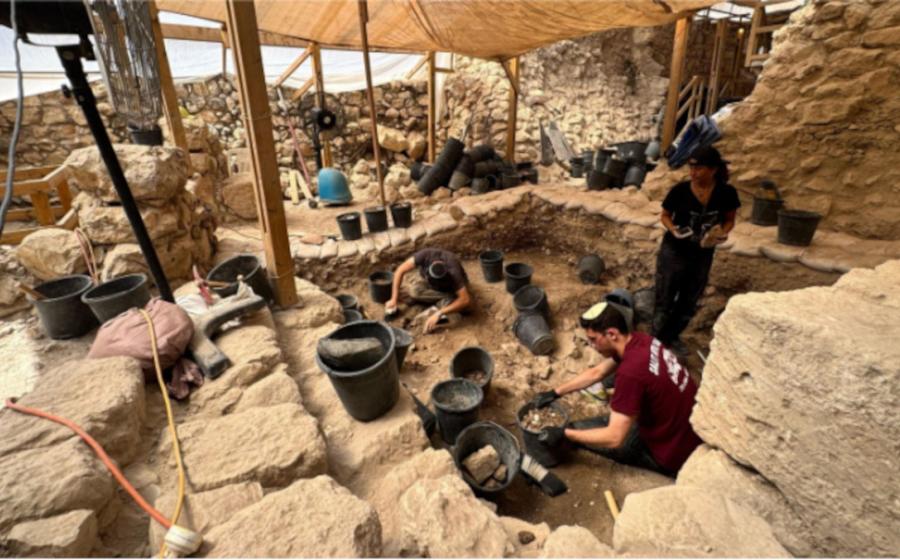 Archaeologists excavate the destruction layer at the Givati Parking Lot site in Jerusalem's City of David