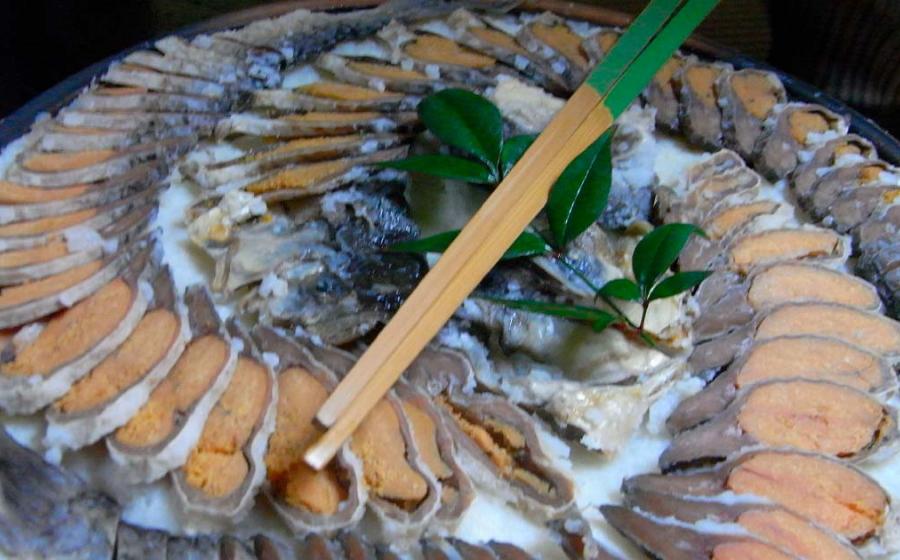 Funazushi. Source: tokyofoodcast / Flickr. 