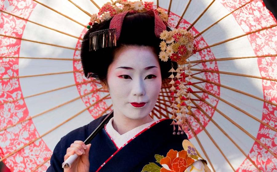 Geishas, once misunderstood as courtesans, they were the epitome of grace, mastering arts and skills that challenged the stereotypes of their time. Source: Max Ferrero/Adobe Stock