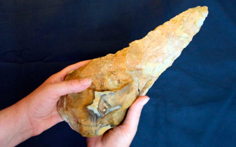 The largest giant handaxe found at the Maritime Academy School site in Frindsbury, Kent, UK.	Source: Ingrey et al/Internet Archaeology