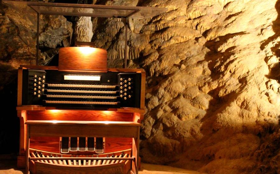 Music in Luray Caverns. Source: KLugo / Adobe Stock.